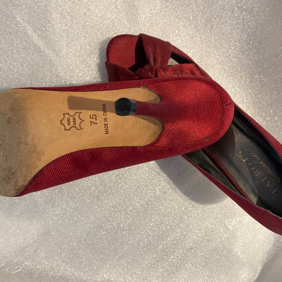 Gorgeous Talbot Heels - Picture 4 of 5